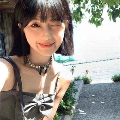 铁路的白蔷薇